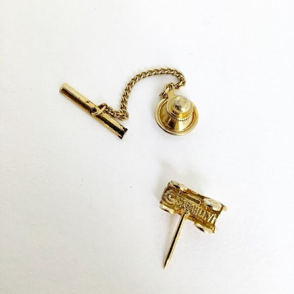 Vintage 3D Tie Tack Antique Car Small Figural Signed Sarah Coventry Silver Tone - Picture 5 of 6